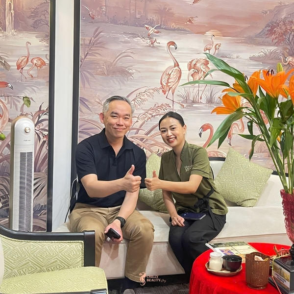 Nhóm bạn thư giãn gội đầu dưỡng sinh Quận 7